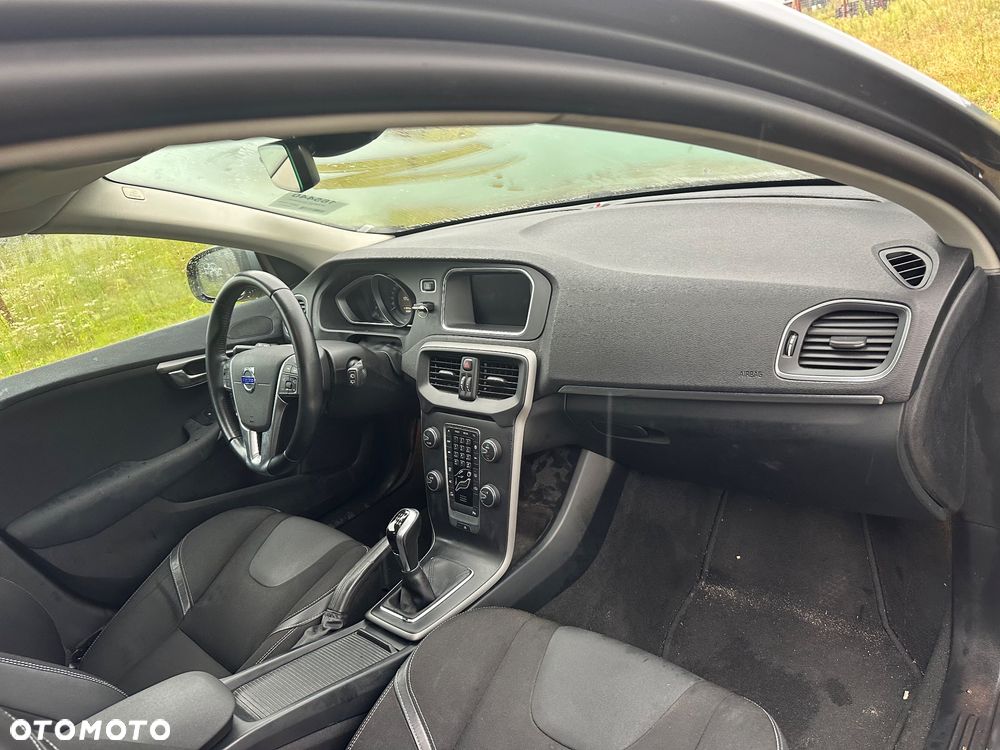 Volvo V40 T2 Linje Svart - 18