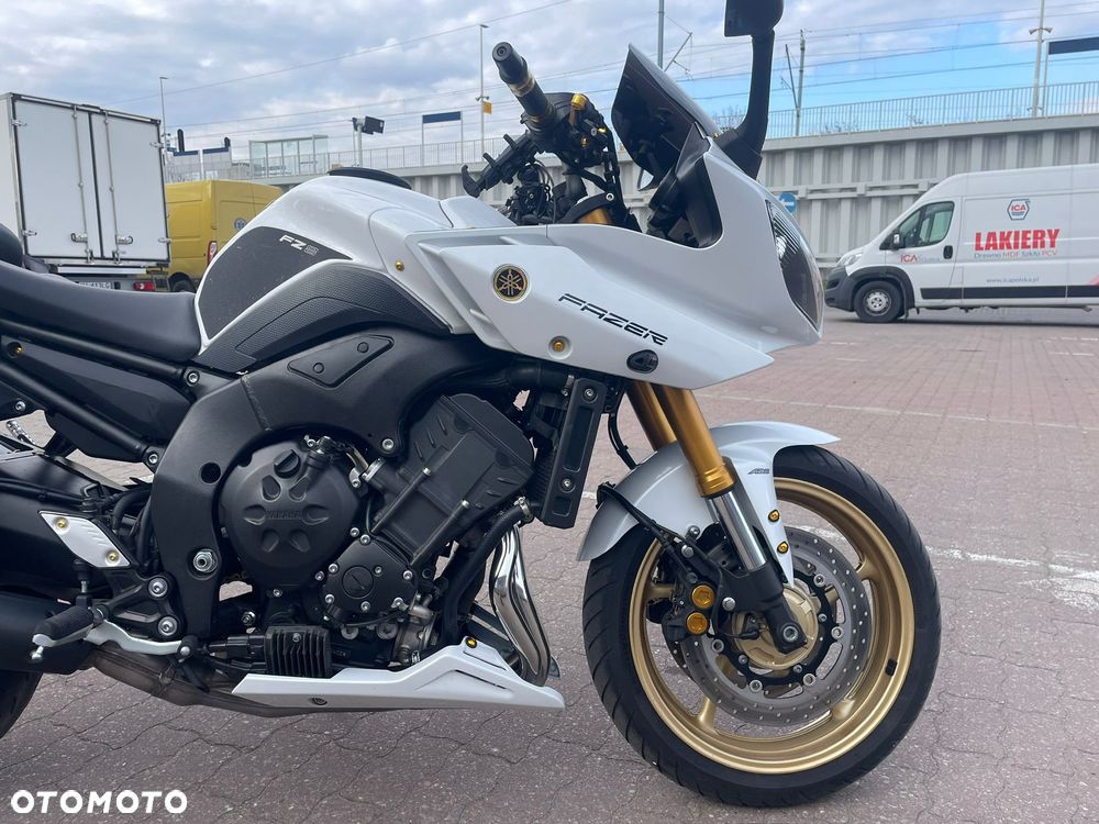 Yamaha FZ8 - 15