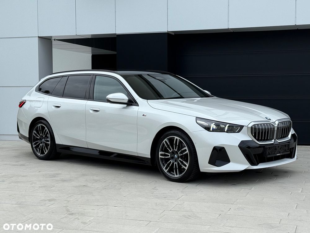 BMW Seria 5 520d xDrive Touring - 16