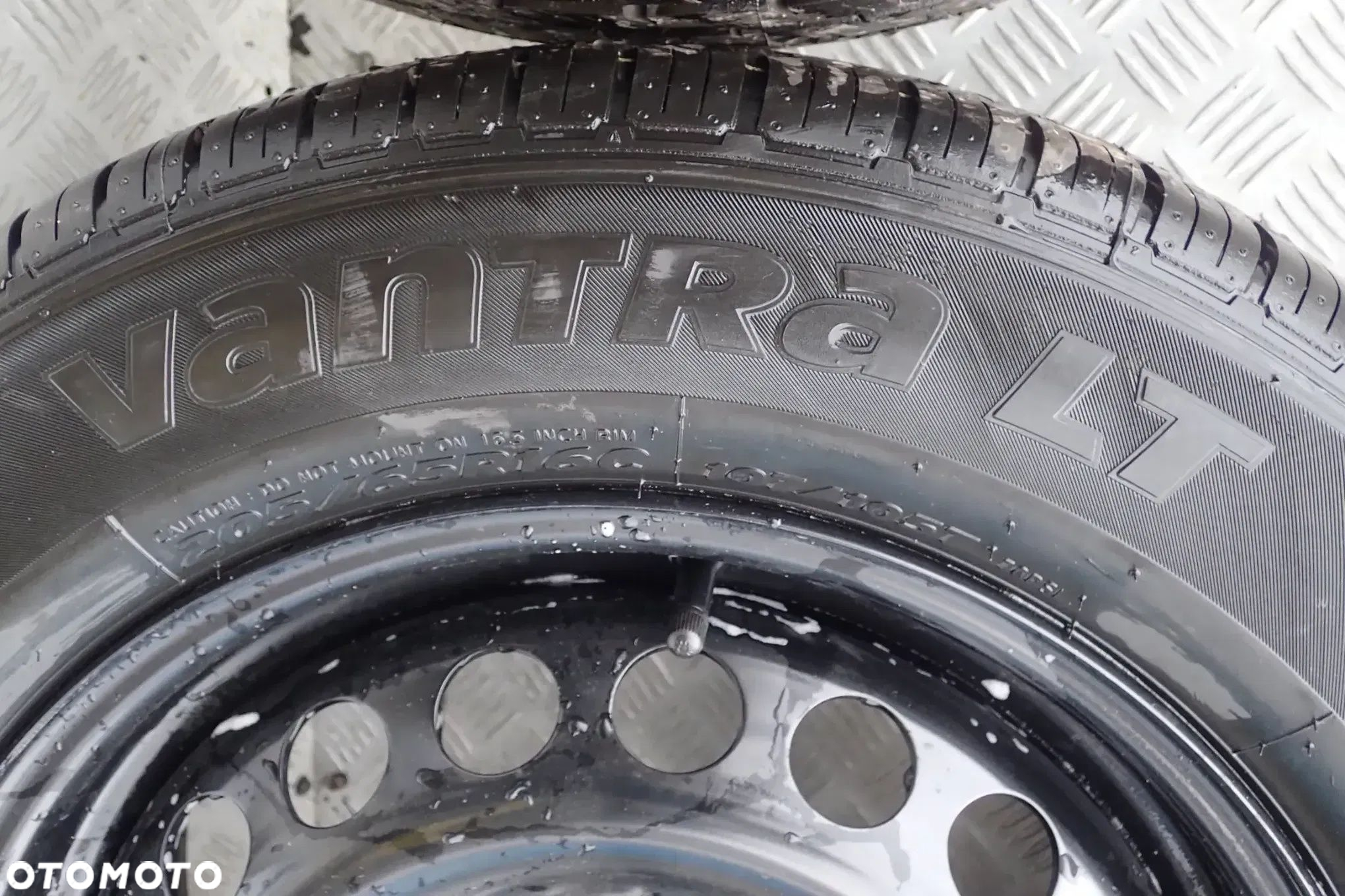 KOŁA FELGI STALOWE VW T5 T6 6,5JX16 ET 51 5X120 7LA601027 Z OPONAMI HANKOOK LATO 205/65/16C 4X8MM 2024ROK KOMPLET - 5