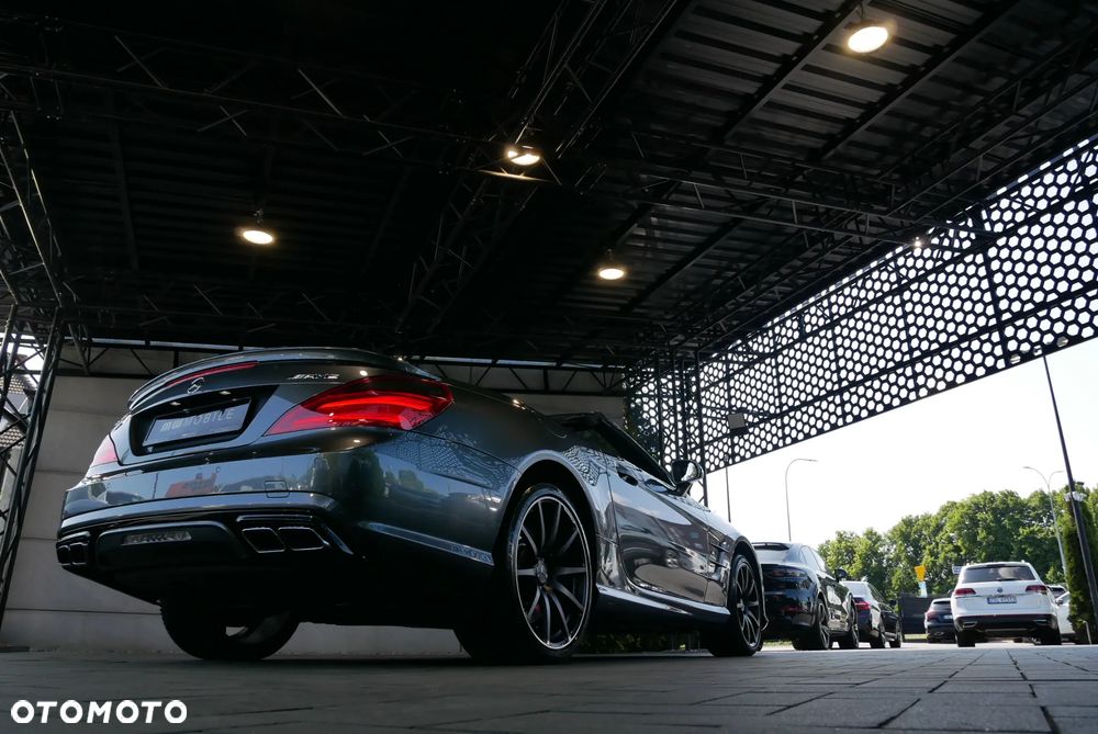 Mercedes-Benz SL 63 AMG - 39