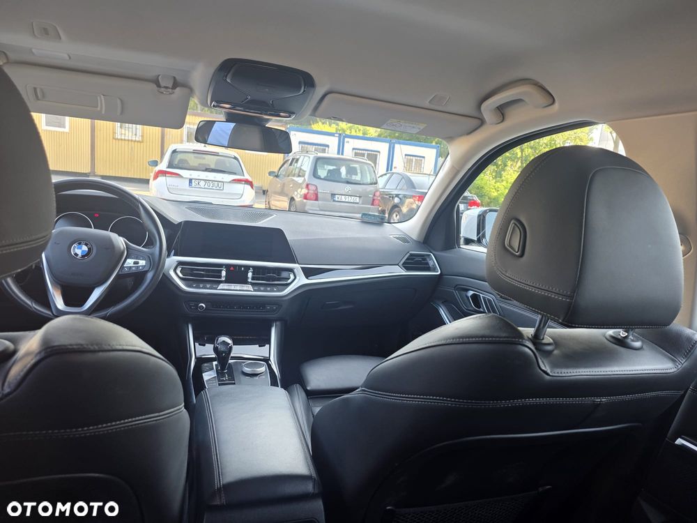 BMW Seria 3 318d - 21