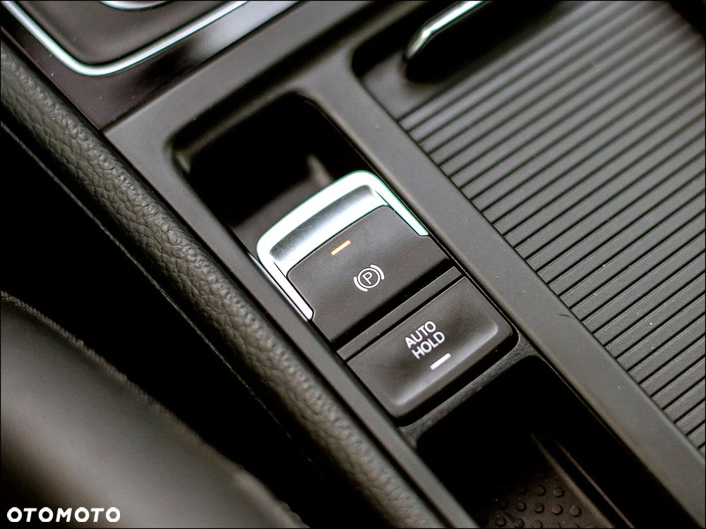 Volkswagen Golf - 33