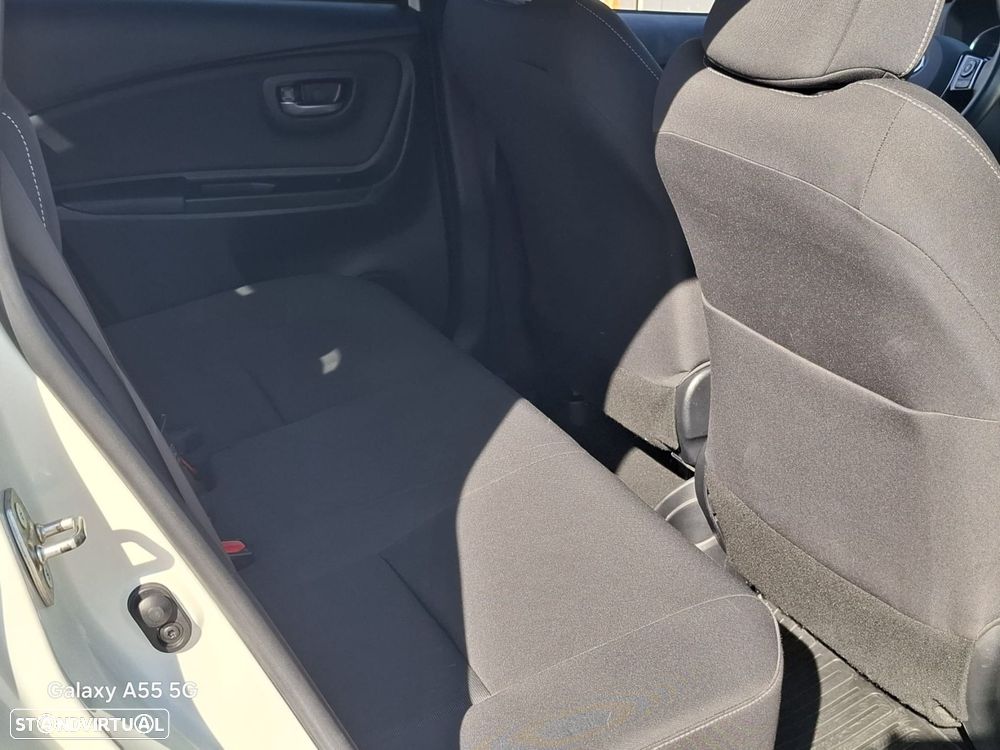 Toyota Yaris 1.5 HSD Square Collec.White - 20