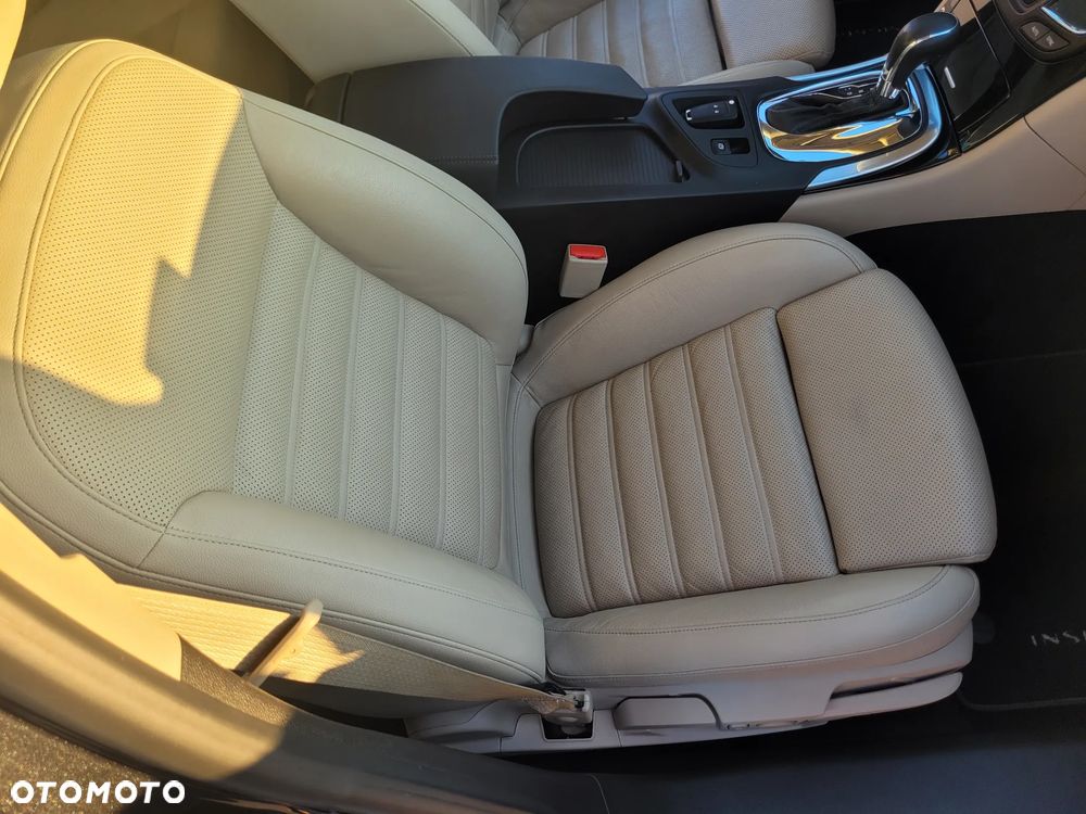 Opel Insignia - 15
