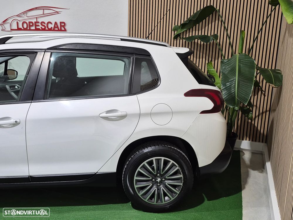 Peugeot 2008 1.2 PureTech Style - 3