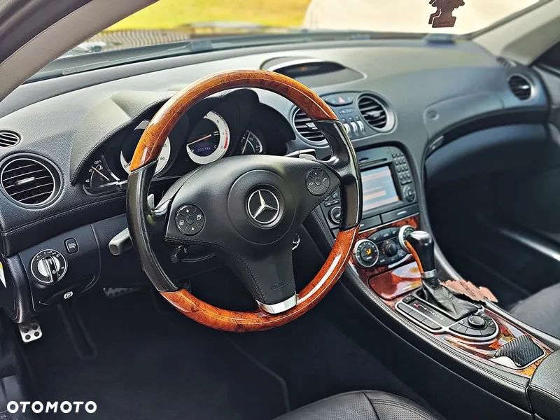 Mercedes-Benz SL - 23