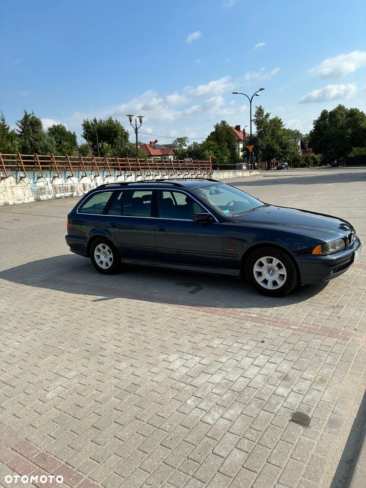 BMW Seria 5 525i - 4