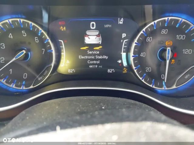 Chrysler Pacifica - 11