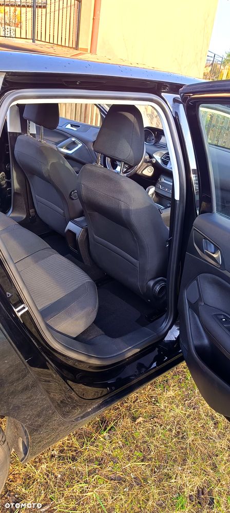 Peugeot 308 1.2 PureTech Access S&S - 17