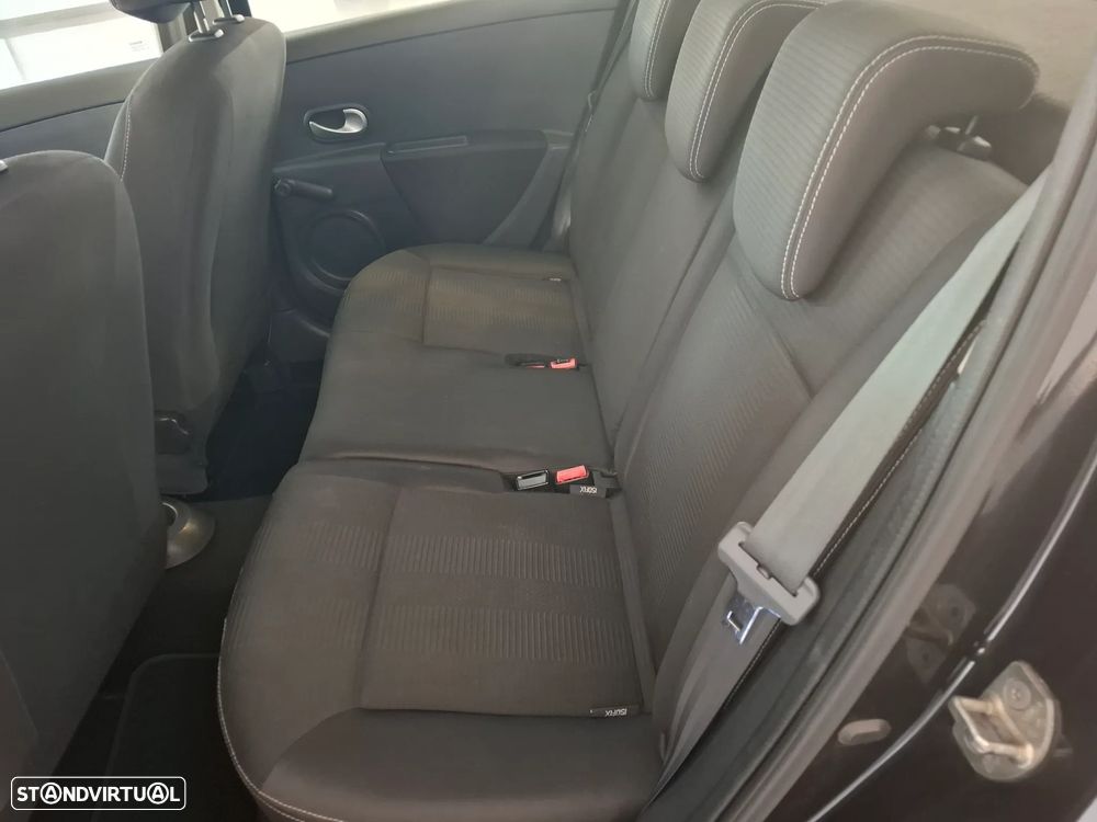 Renault Clio 1.5 dCi Dynamique S - 15