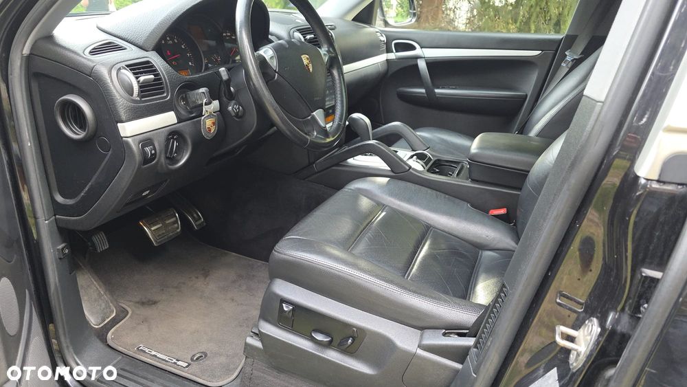 Porsche Cayenne - 12