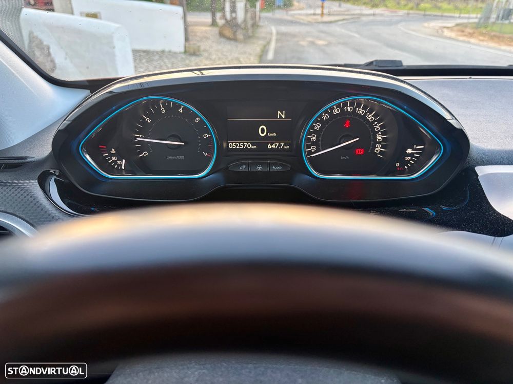 Peugeot 2008 1.2 PureTech Allure EAT6 - 2