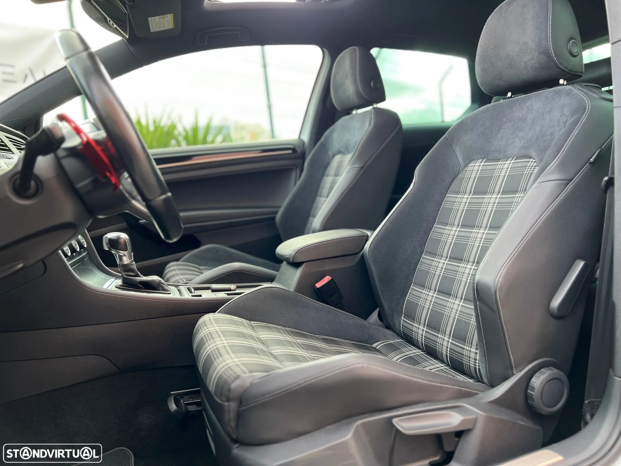 VW Golf 2.0 TDI GTD DSG - 25