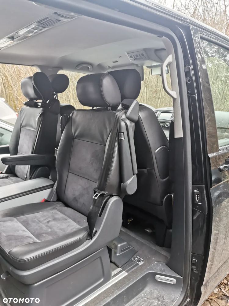 Volkswagen Multivan - 24
