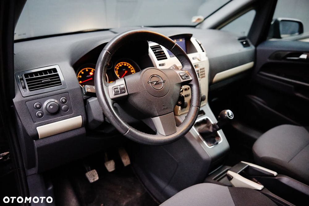 Opel Zafira 1.8 Cosmo - 13