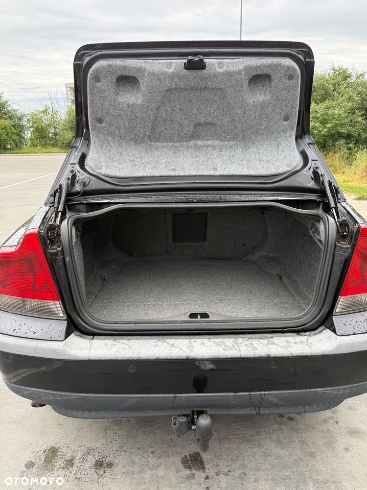 Volvo S60 ver-2-4d5-rubin - 11