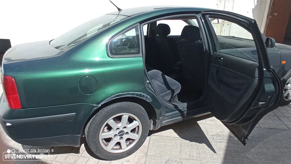 VW Passat 1.9 TDi Confortline - 9