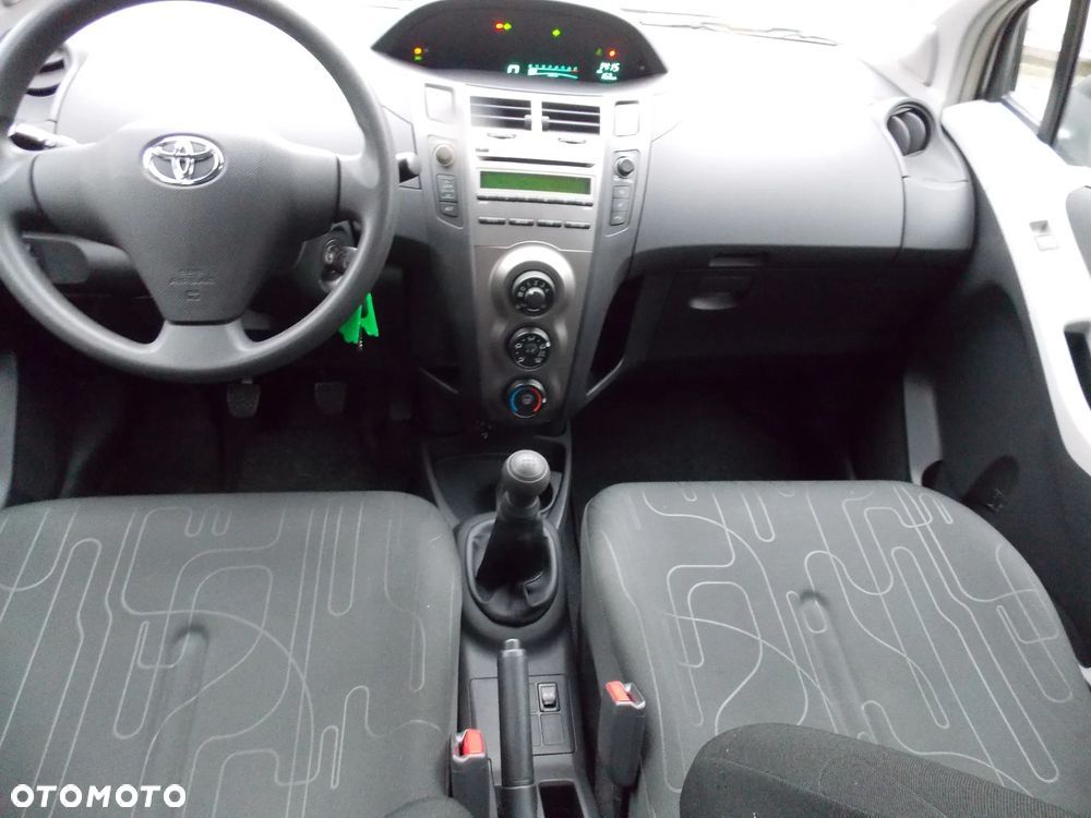 Toyota Yaris 1.0 VVT-i Sol - 4