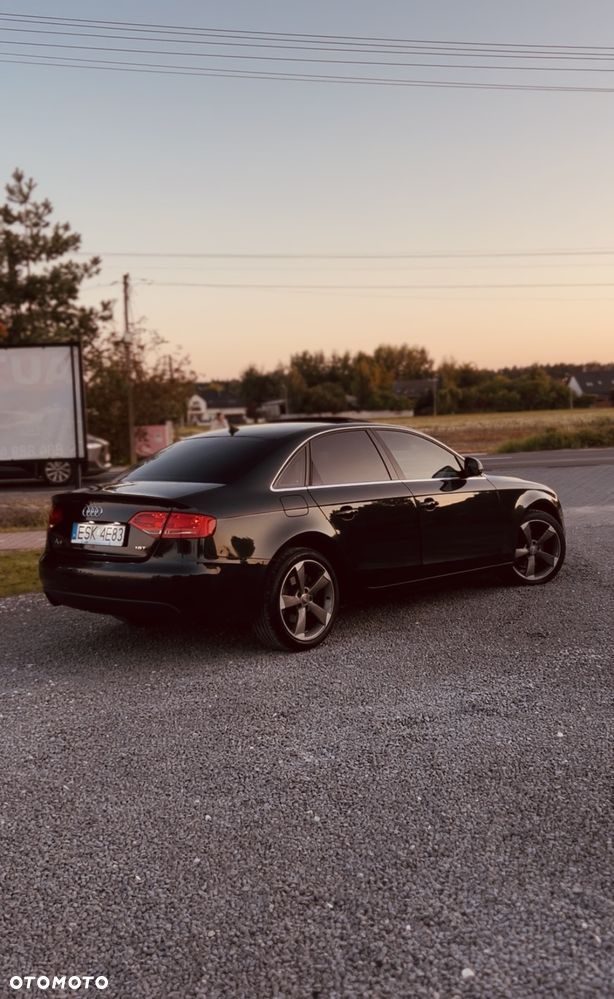 Audi A4 Limousine - 5