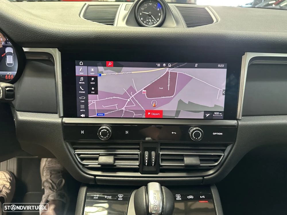 Porsche Macan T - 13