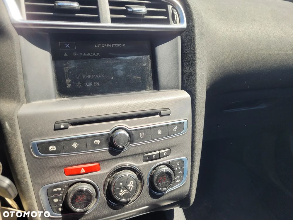 Citroën C4 BlueHDi 100 Business Class - 24