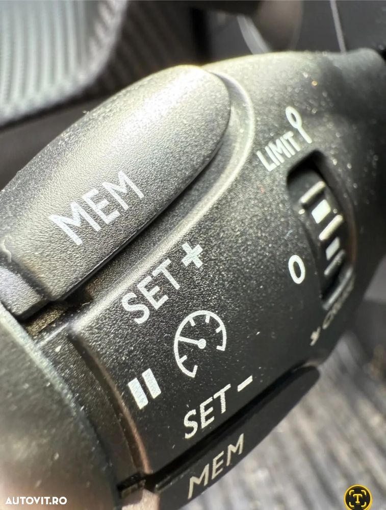 Peugeot 2008 1.5 BlueHDI BVM6 STT Allure Pack - 18