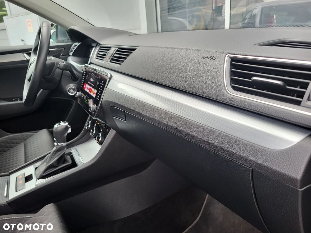 Skoda Superb 2.0 TSI Ambition DSG - 27