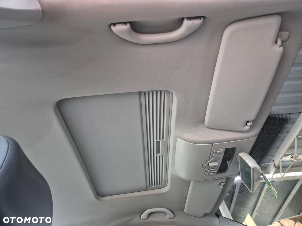 Volkswagen Touran - 7