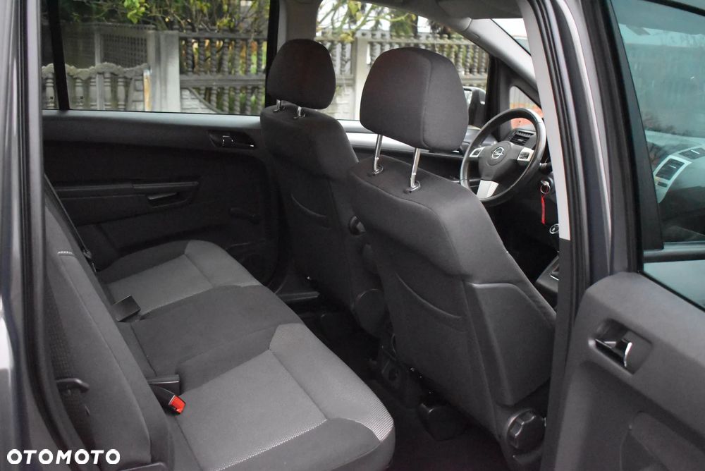 Opel Zafira - 27