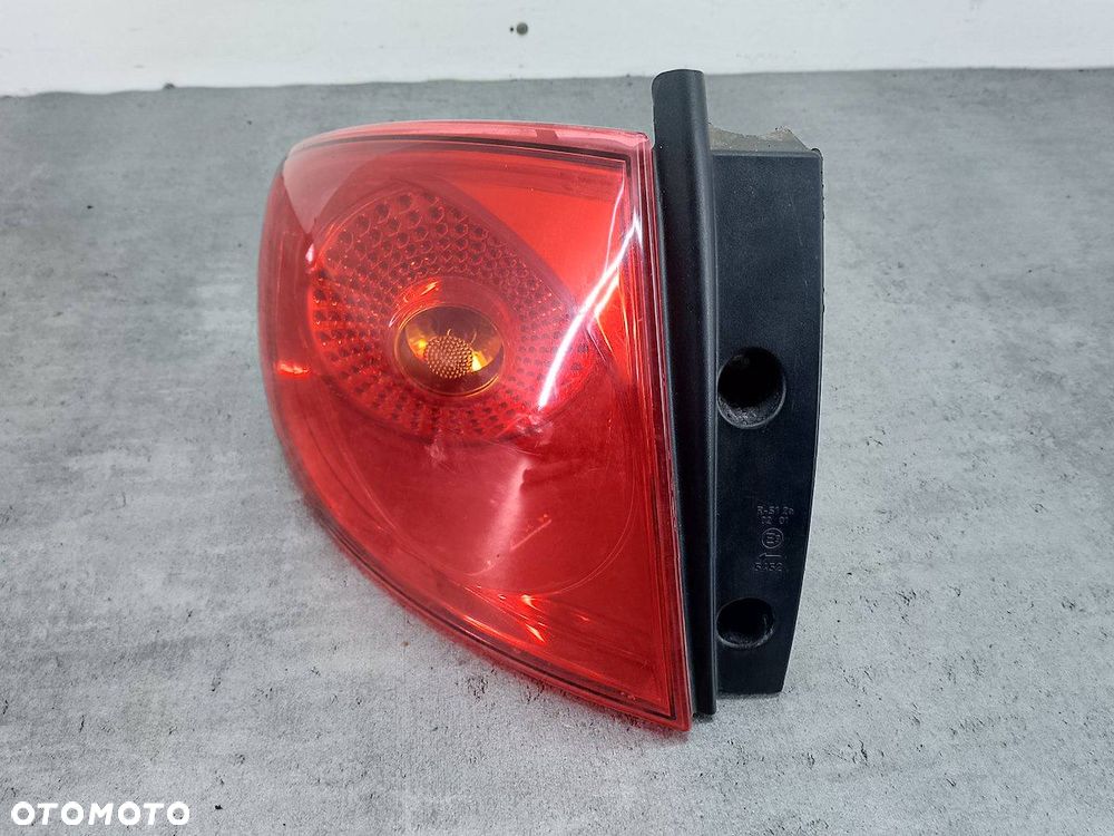 LAMPA TYLNA LEWA SEAT ALTEA 5P0945095D - 3