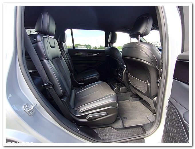 Jeep Grand Cherokee - 19