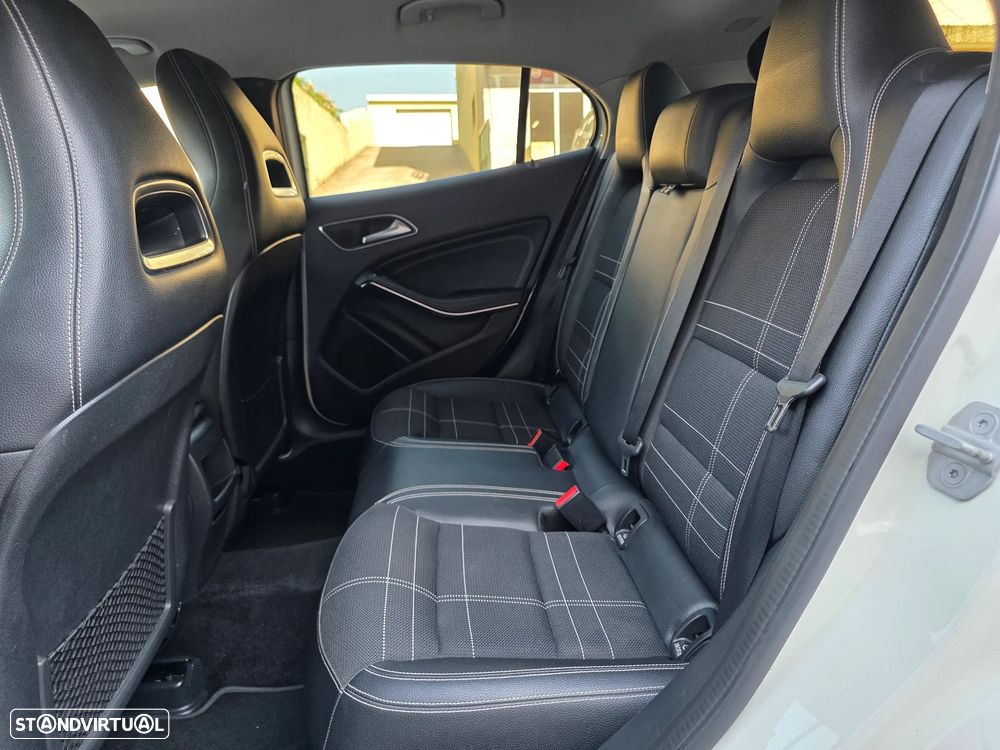 Mercedes-Benz GLA 180 d 7G-DCT Activity Edition - 10