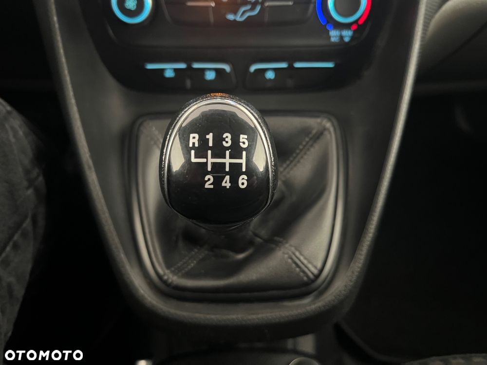 Ford Transit connect - 39