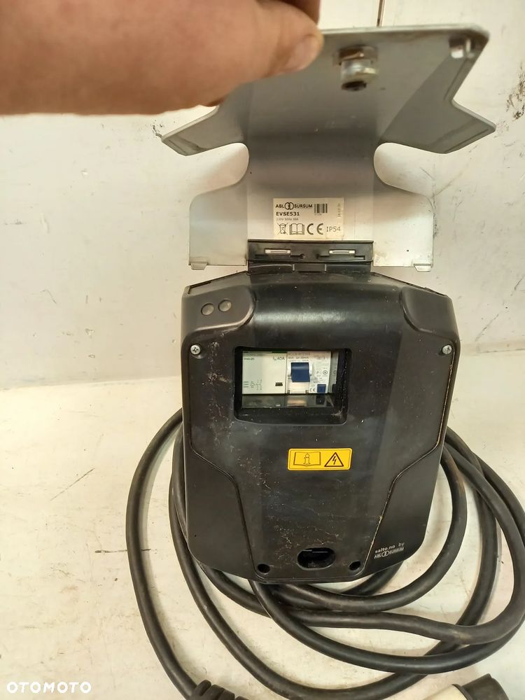 Ładowarka naścienna Wallbox Stacja ładowania samochodów elektrycznych ABL Sursum ladowarka prostownik zasilacz sieciowy typ 1 - 3