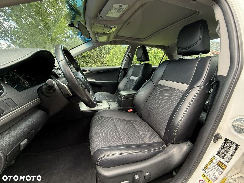 Toyota Camry - 21