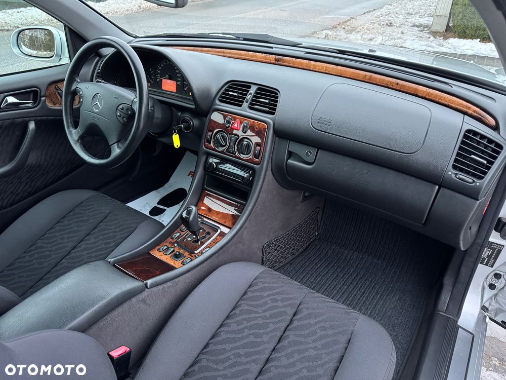 Mercedes-Benz CLK - 6