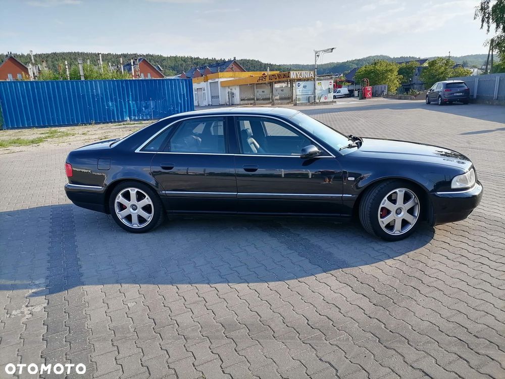 Audi S8 - 1