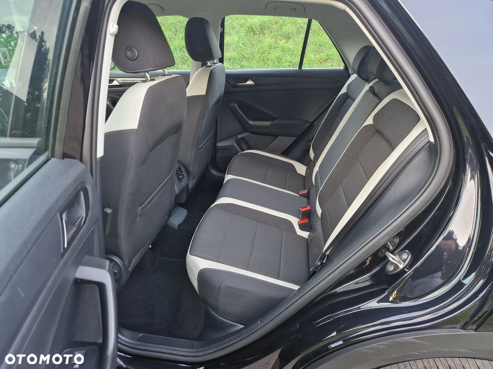 Volkswagen T-Roc - 13