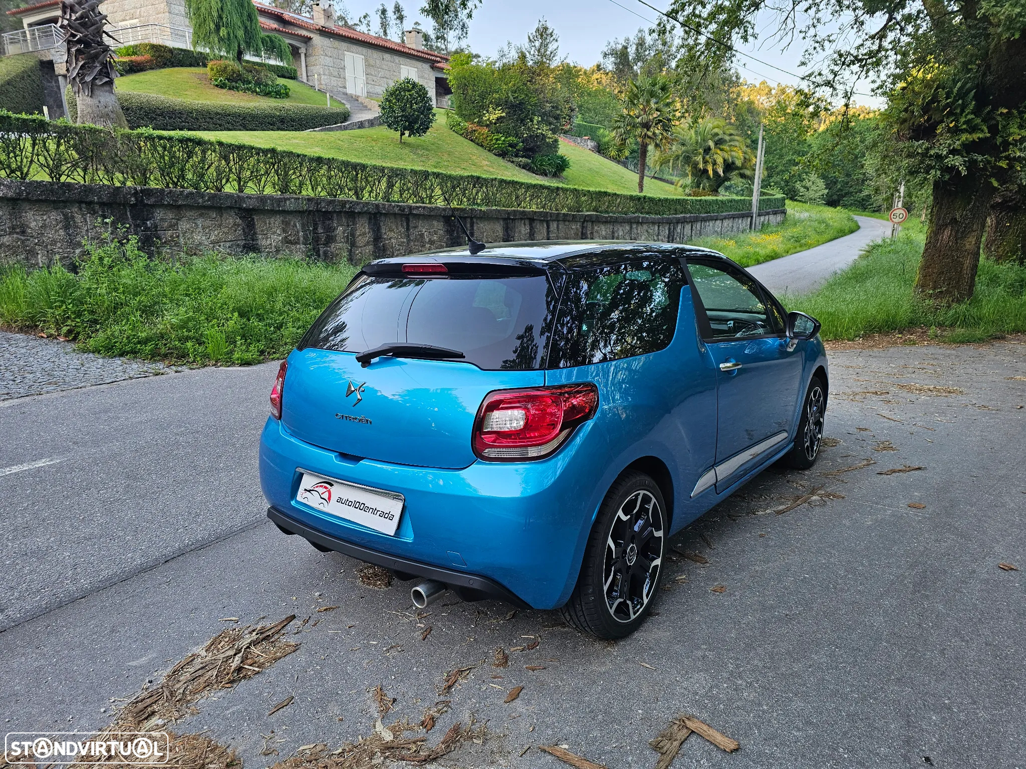 Citroën DS3 1.6 HDi Airdream So Chic - 2