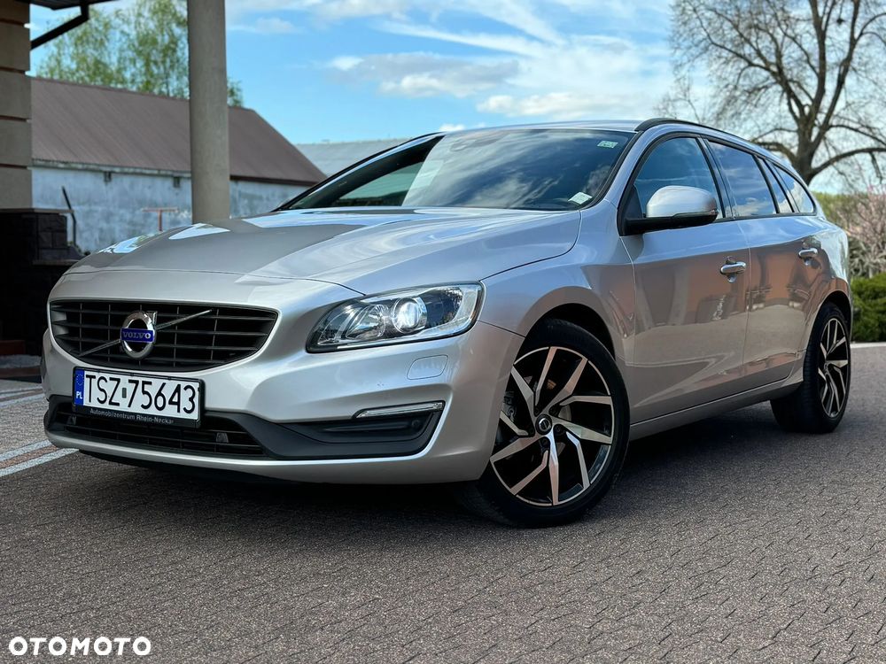 Volvo V60 D4 Momentum - 1