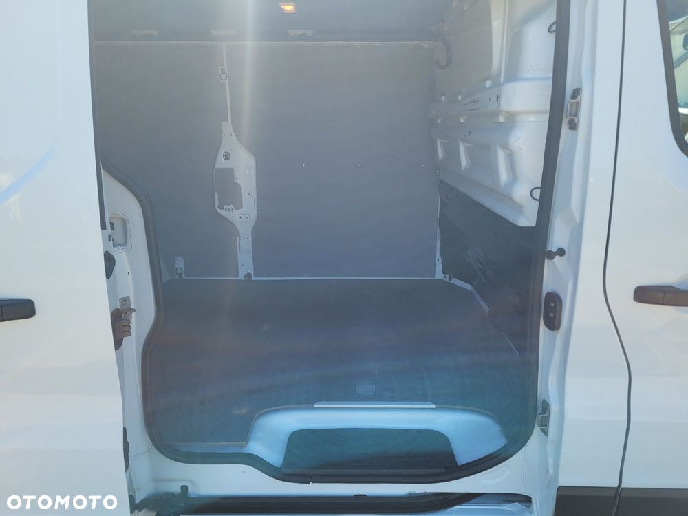 Opel Vivaro Długi L2 Webasto - 16