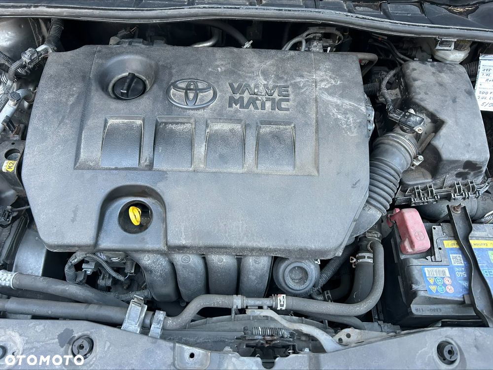 Toyota Avensis 2.0 Style MS - 11