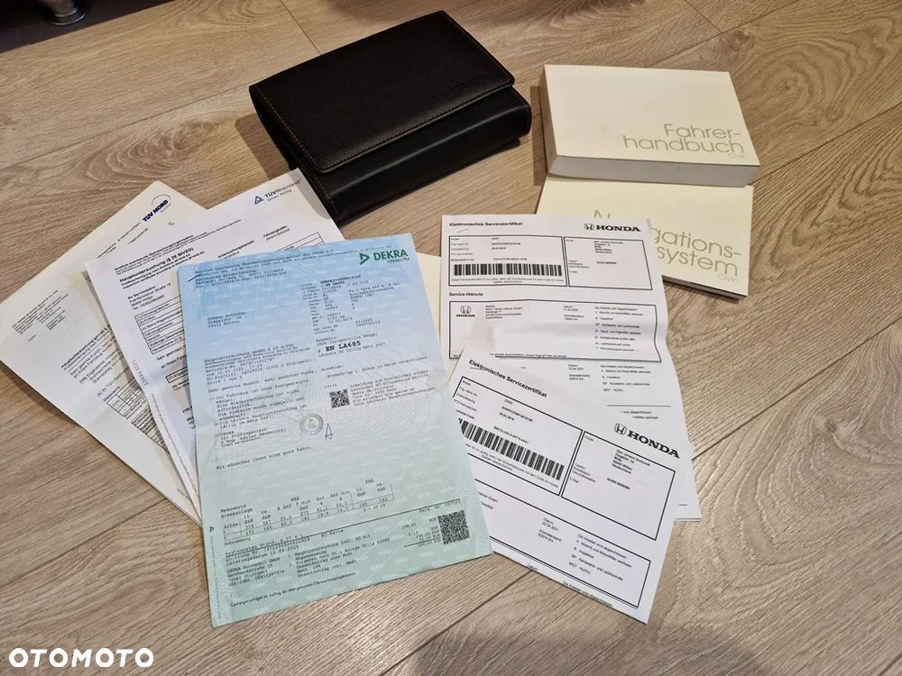 Honda Civic 1.8 i-VTEC Executive Black Edition - 40