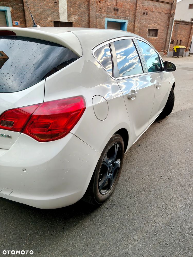 Opel Astra 1.4 ecoFLEX - 8
