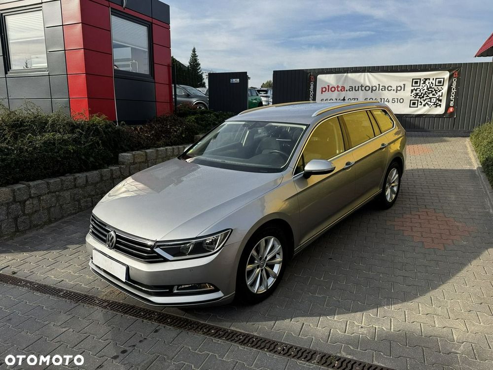Volkswagen Passat - 1