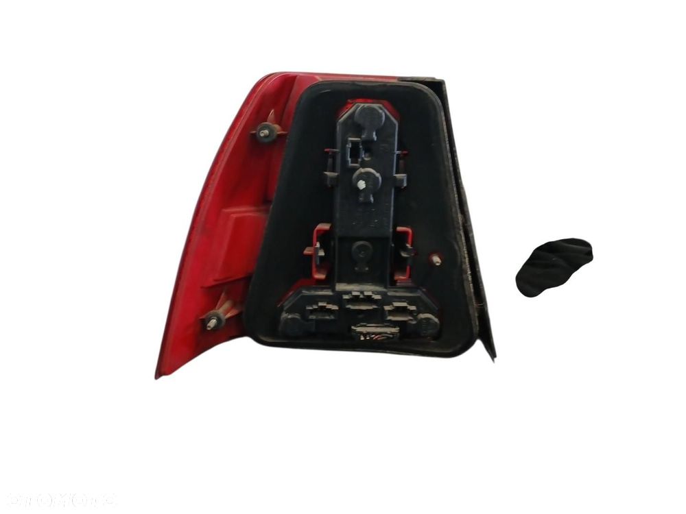 LAMPA PRAWA TYLNA TYŁ VW BORA - 2