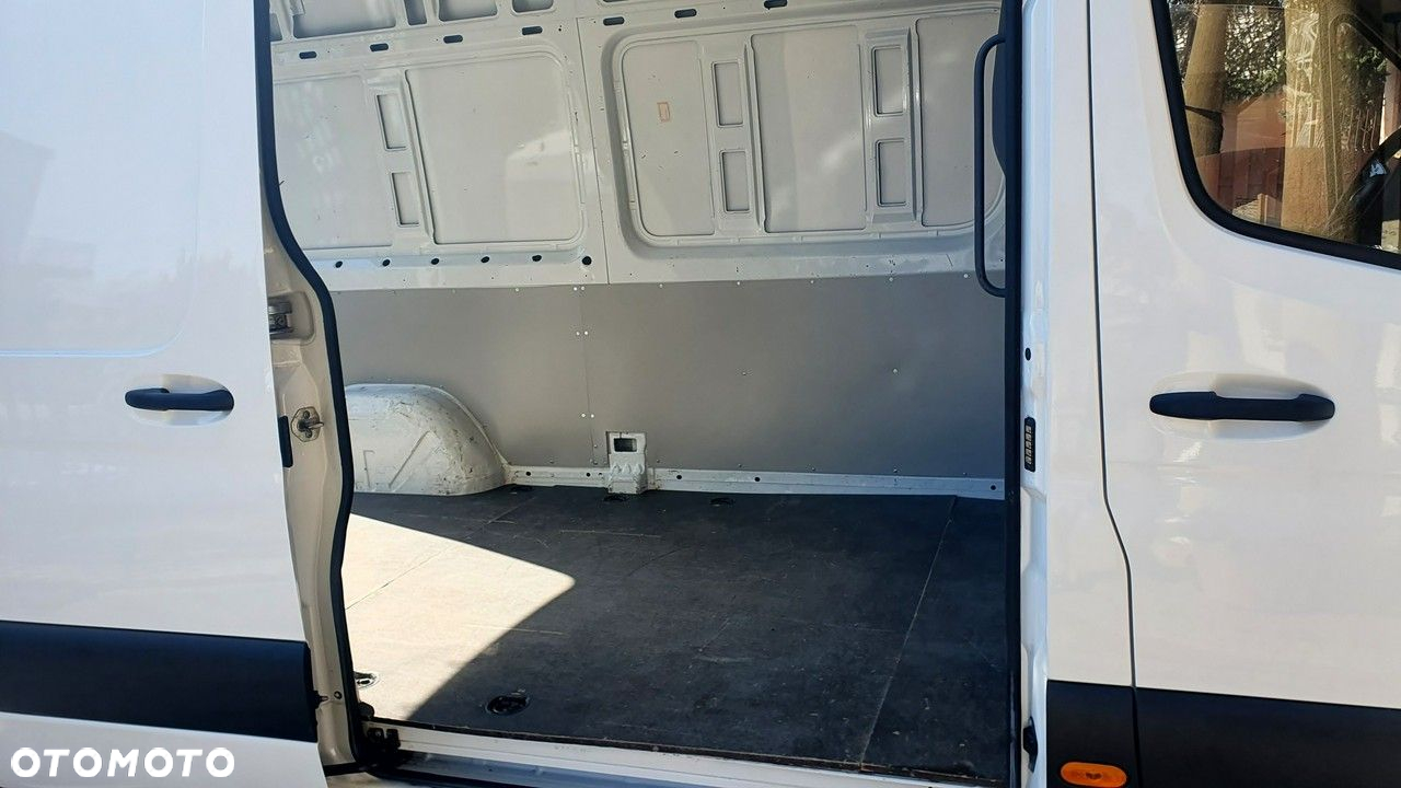 Mercedes-Benz Sprinter - 17