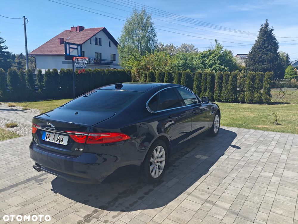 Jaguar XF 20d Prestige - 5