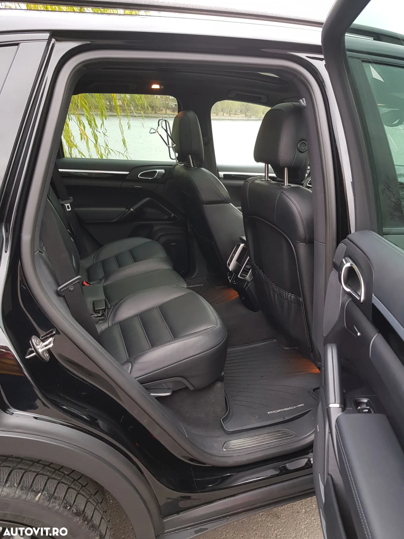 Porsche Cayenne - 6